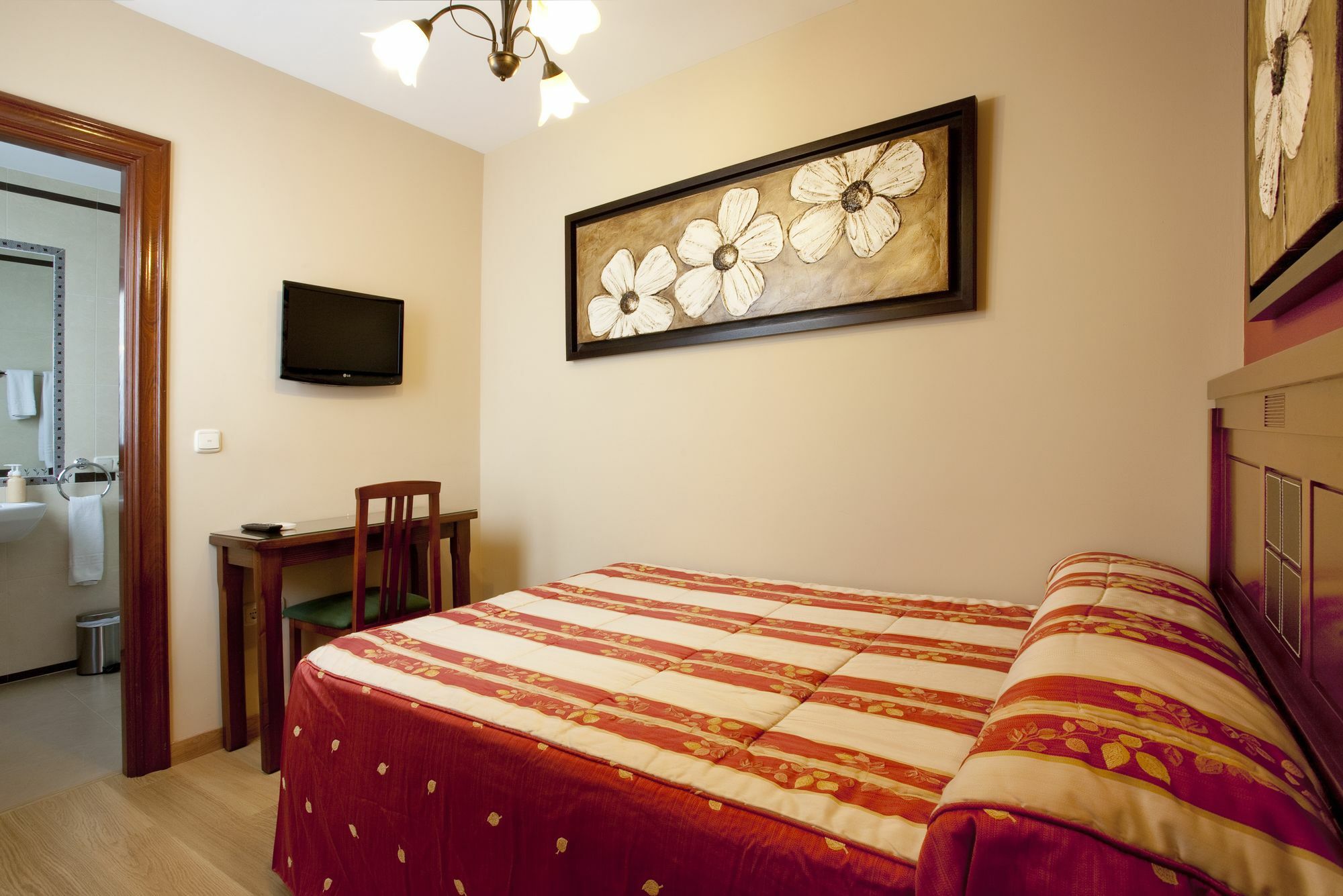 Hostal Rodri (Adults Only) Granada Dış mekan fotoğraf